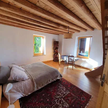 Sejour Paisible Pres De Geneve Guest house Neydens
