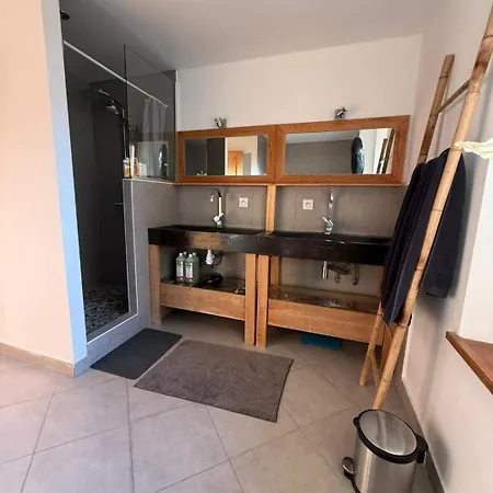 Sejour Paisible Pres De Geneve Guest house
